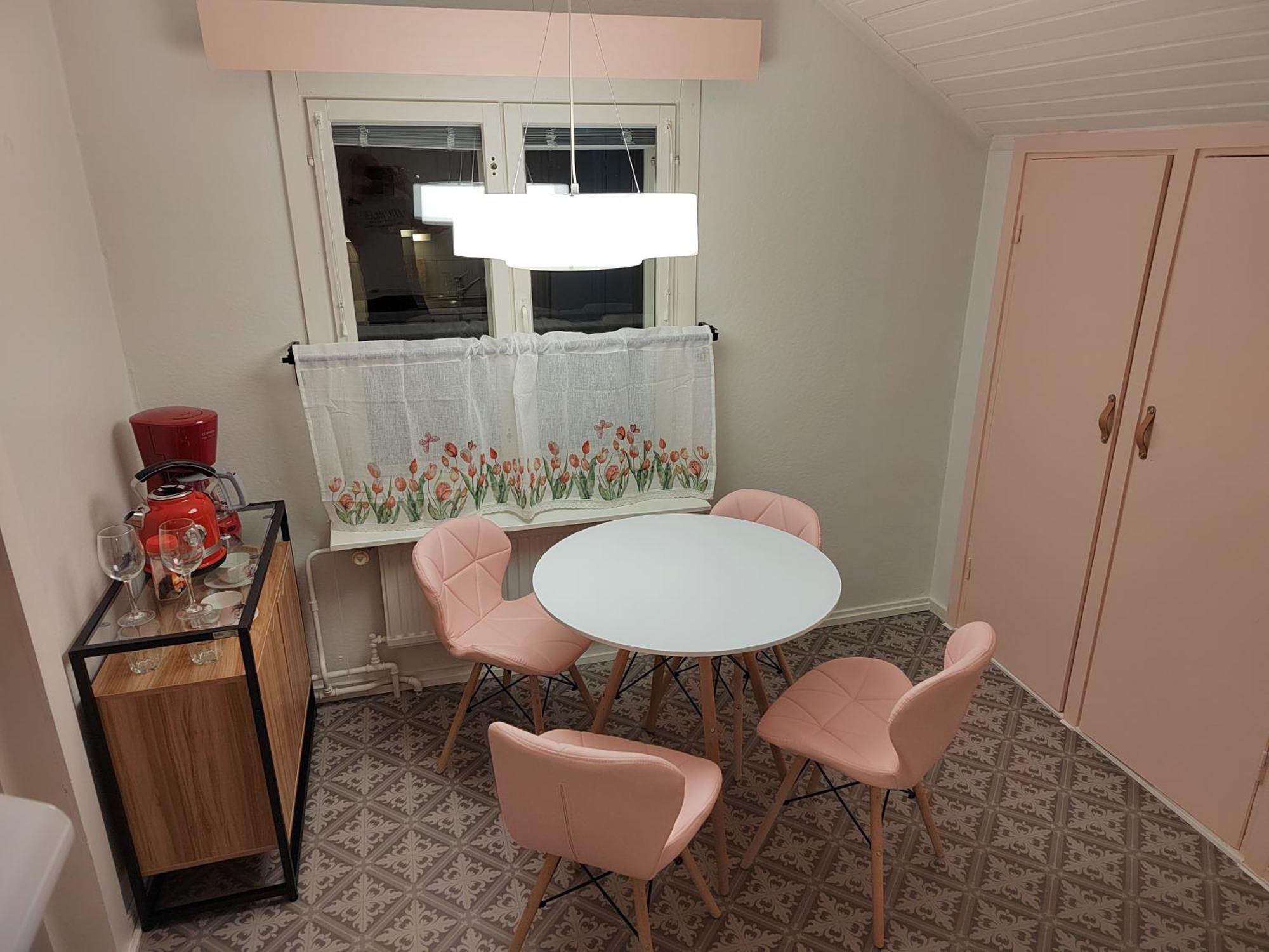 4b - Budget Boutique Boardinghouse Apartment